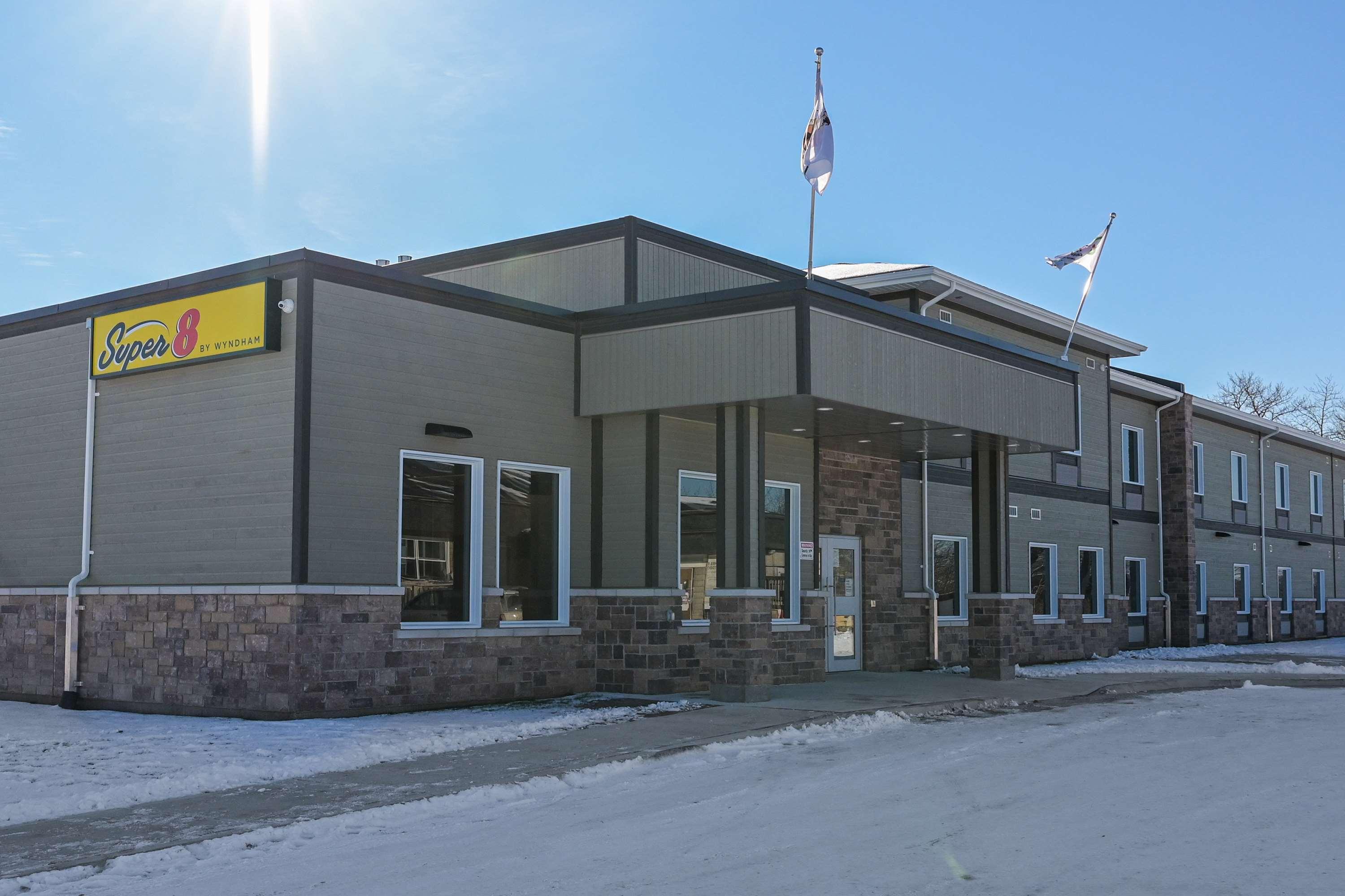 Hotel Super 8 By Wyndham Moosonee Zewnętrze zdjęcie